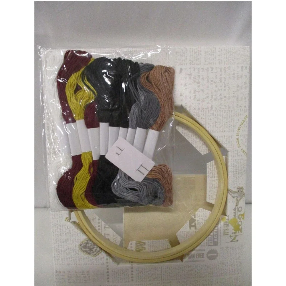HARRY POTTER Wizarding World Embroidery Kit Make 2 Of 10 Magical Projects NWT